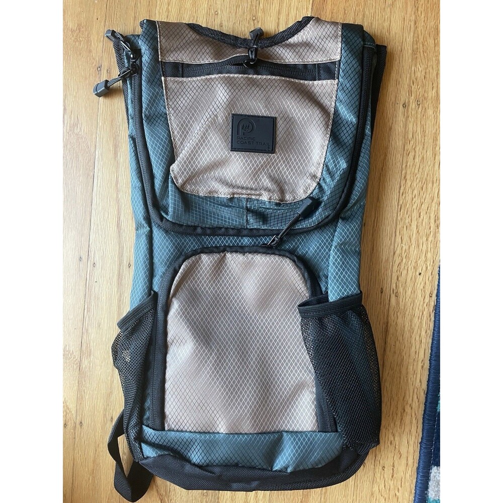 NWT Pacific Coast Trail Camping - 2 Liter Hydration Backpack  NEW